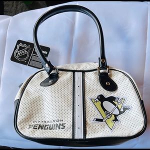 Pittsburgh Penguins purse new with tags